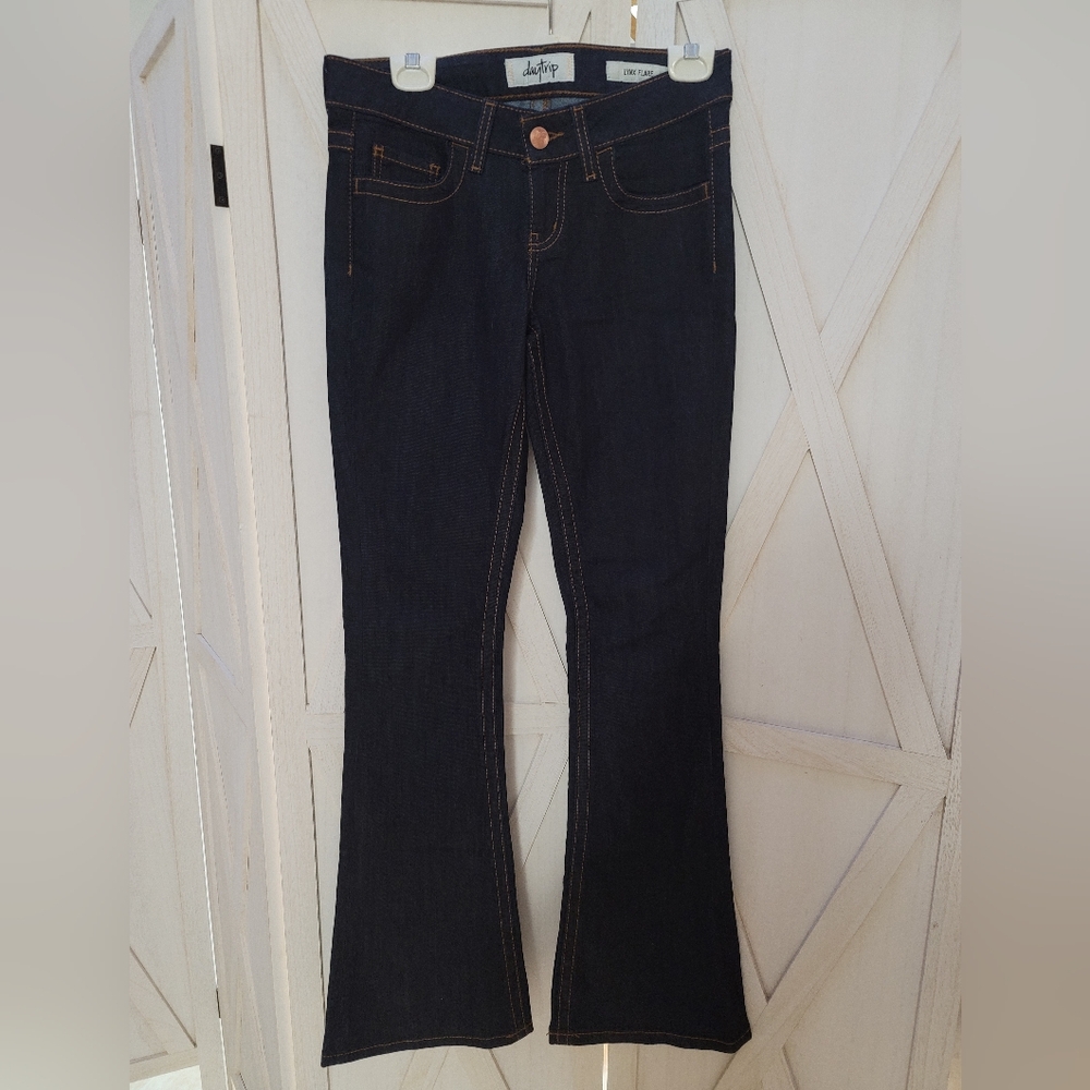 Daytrip Lynx Flare Dark Wash 26L